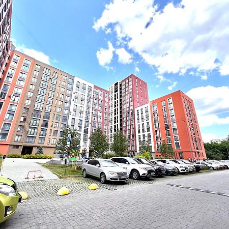 Osapart Beautiful Apartment In A Complex Semycvit Leópolis Exterior foto