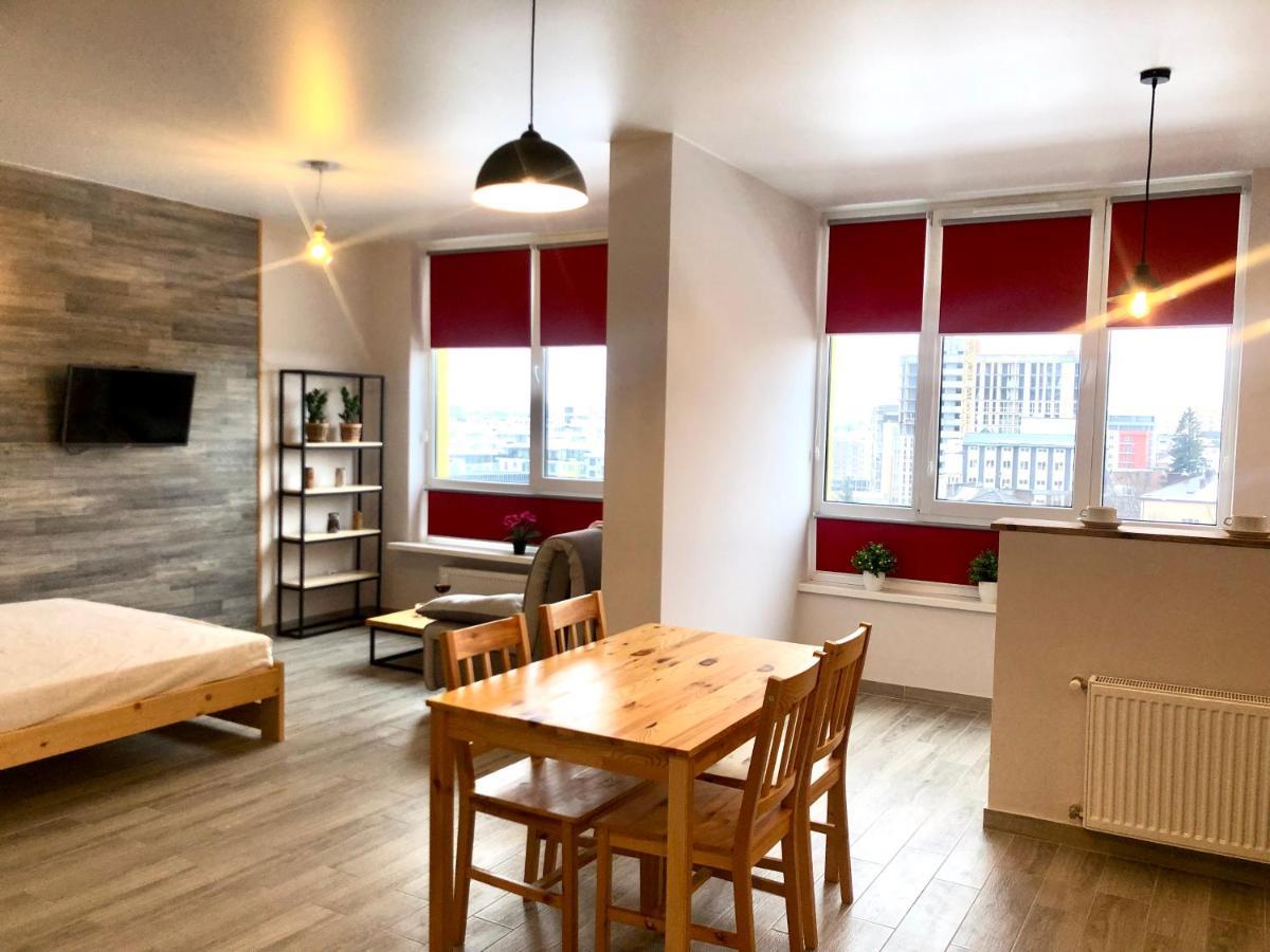 Osapart Beautiful Apartment In A Complex Semycvit Leópolis Exterior foto