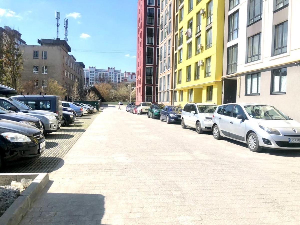 Osapart Beautiful Apartment In A Complex Semycvit Leópolis Exterior foto