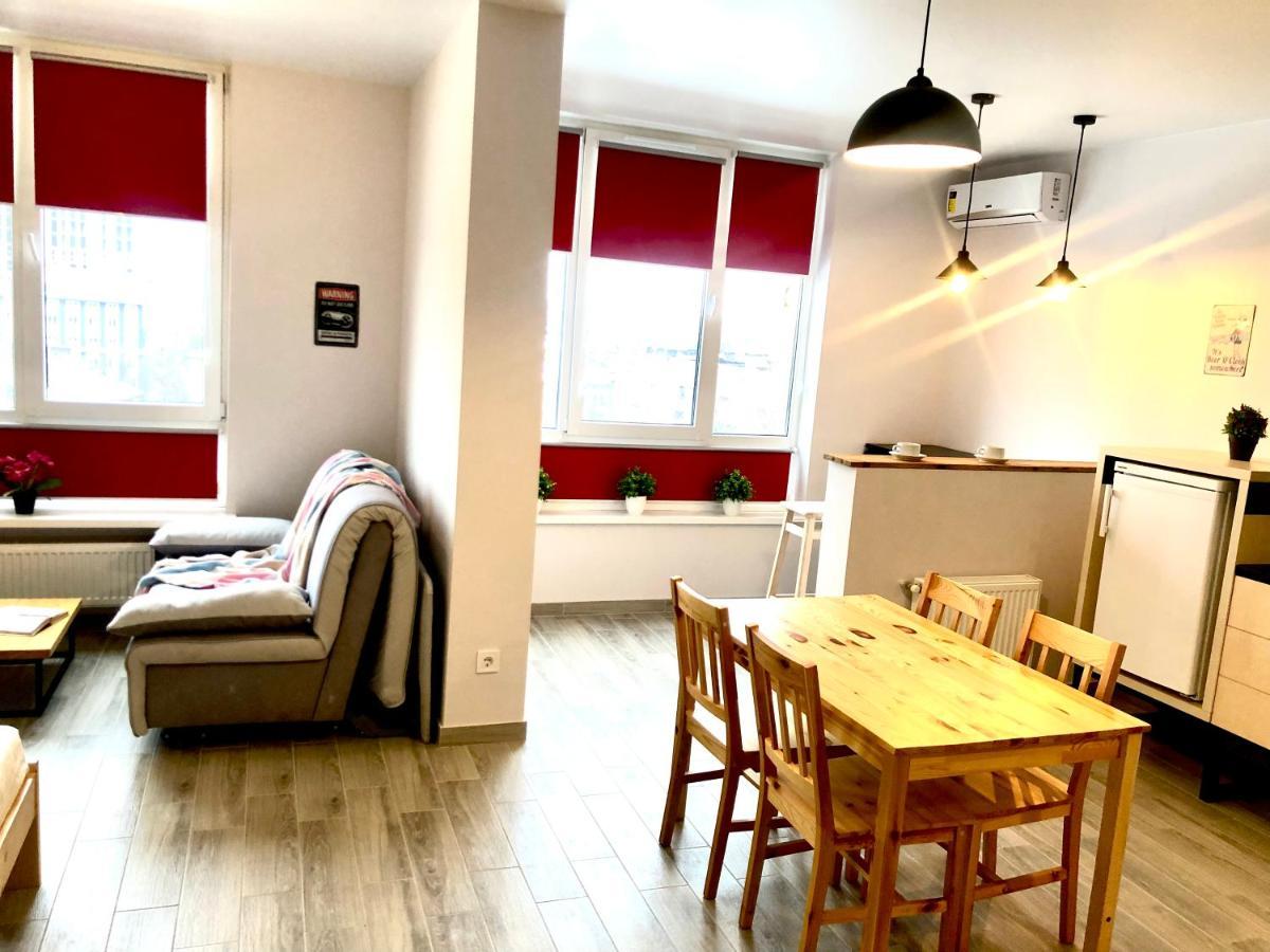 Osapart Beautiful Apartment In A Complex Semycvit Leópolis Exterior foto