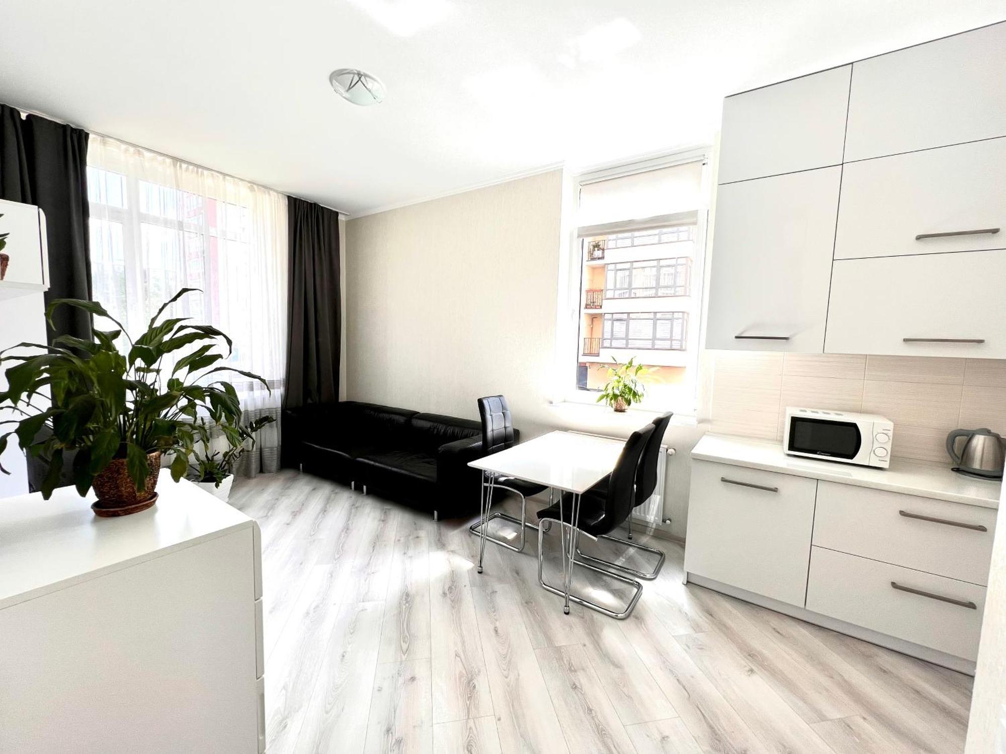 Osapart Beautiful Apartment In A Complex Semycvit Leópolis Exterior foto